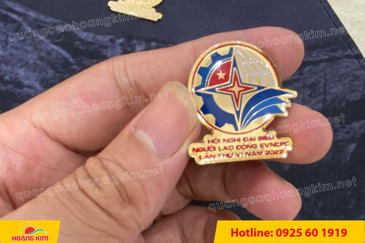 HUY HIỆU ĐỒNG CÀI ÁO CẮT BẾ THEO LOGO KHÔNG MẠ – GIÁ XƯỞNG, LÀM NHANH huy hieu dong cai ao cat be theo logo khong ma 78 - HUY HIỆU ĐỒNG CÀI ÁO CẮT BẾ THEO LOGO KHÔNG MẠ – GIÁ XƯỞNG, LÀM NHANH