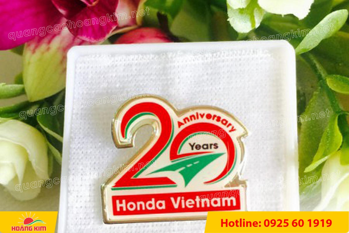 HUY HIỆU ĐỒNG CÀI ÁO CẮT BẾ THEO LOGO KHÔNG MẠ – GIÁ XƯỞNG, LÀM NHANH huy hieu dong cai ao cat be theo logo khong ma 8 - HUY HIỆU ĐỒNG CÀI ÁO CẮT BẾ THEO LOGO KHÔNG MẠ – GIÁ XƯỞNG, LÀM NHANH