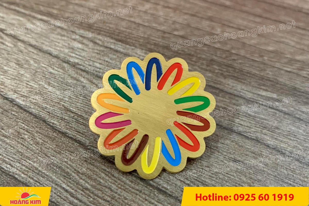 HUY HIỆU ĐỒNG CÀI ÁO CẮT BẾ THEO LOGO KHÔNG MẠ – GIÁ XƯỞNG, LÀM NHANH huy hieu dong cai ao cat be theo logo khong ma 81 - HUY HIỆU ĐỒNG CÀI ÁO CẮT BẾ THEO LOGO KHÔNG MẠ – GIÁ XƯỞNG, LÀM NHANH