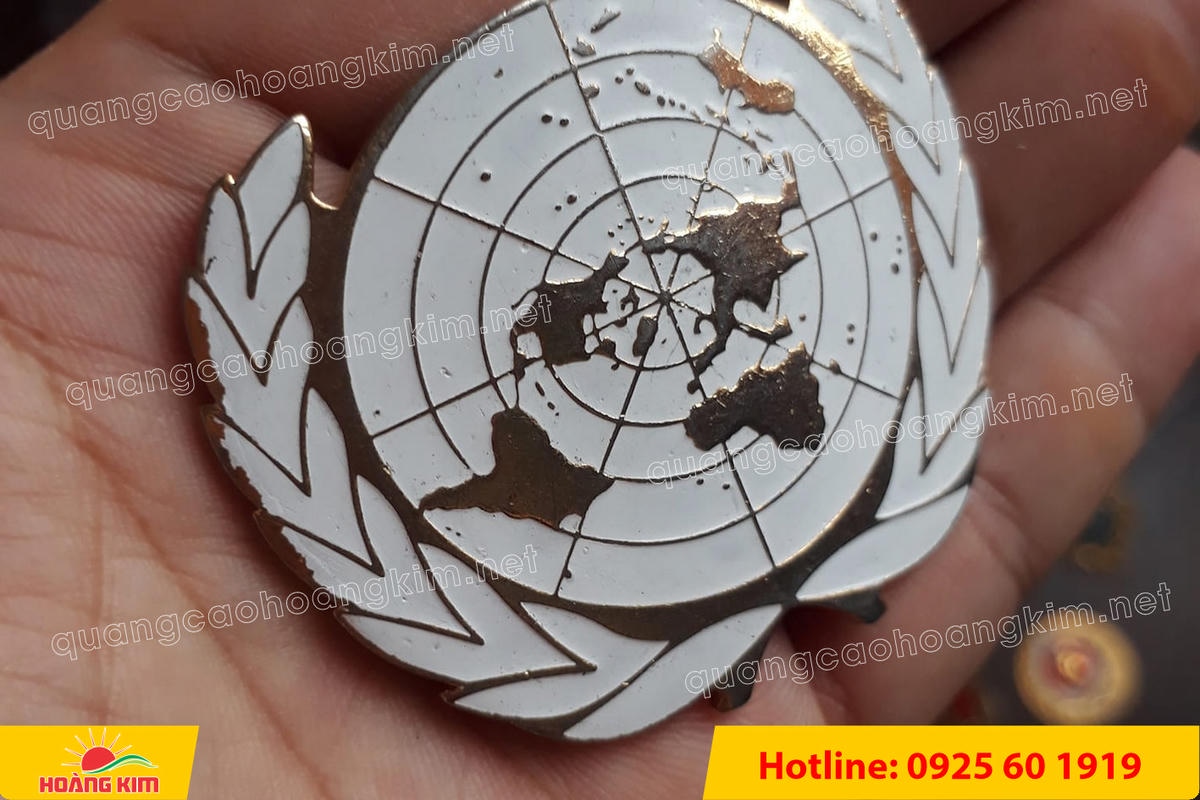 HUY HIỆU ĐỒNG CÀI ÁO CẮT BẾ THEO LOGO KHÔNG MẠ – GIÁ XƯỞNG, LÀM NHANH huy hieu dong cai ao cat be theo logo khong ma 84 - HUY HIỆU ĐỒNG CÀI ÁO CẮT BẾ THEO LOGO KHÔNG MẠ – GIÁ XƯỞNG, LÀM NHANH