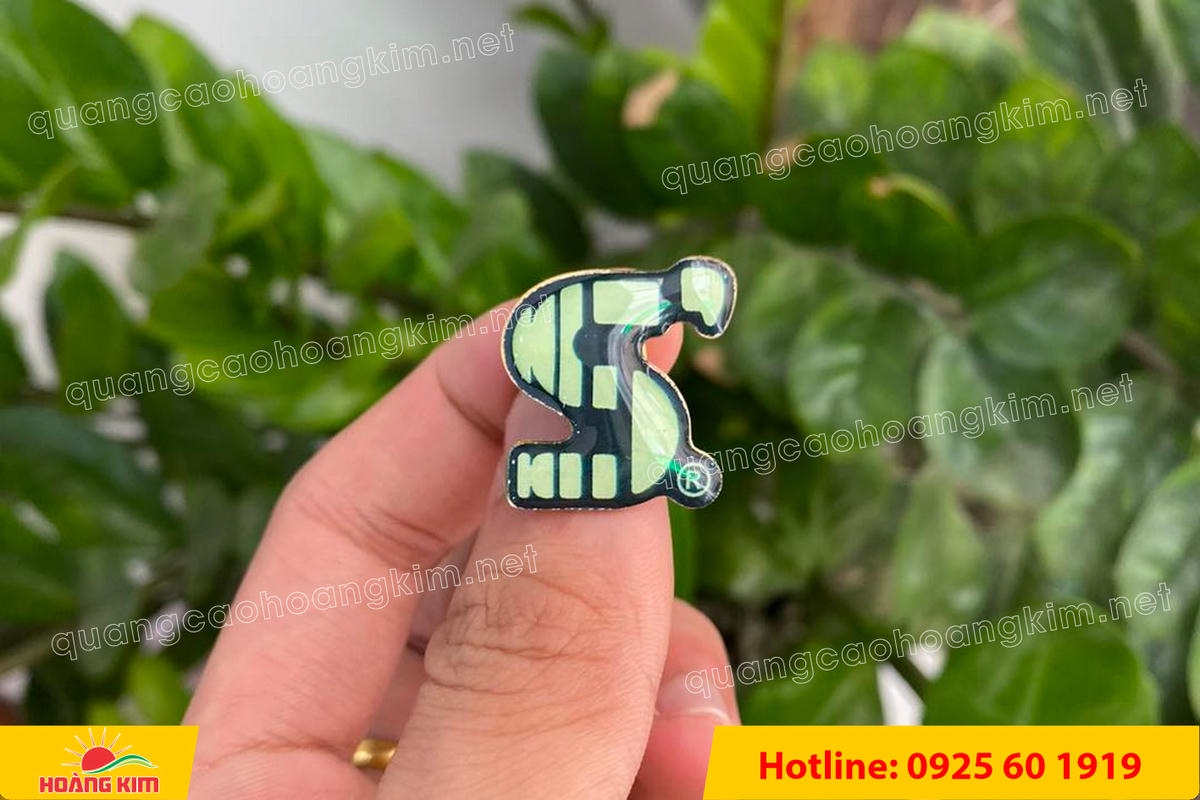 HUY HIỆU ĐỒNG CÀI ÁO CẮT BẾ THEO LOGO KHÔNG MẠ – GIÁ XƯỞNG, LÀM NHANH huy hieu dong cai ao cat be theo logo khong ma 91 - HUY HIỆU ĐỒNG CÀI ÁO CẮT BẾ THEO LOGO KHÔNG MẠ – GIÁ XƯỞNG, LÀM NHANH