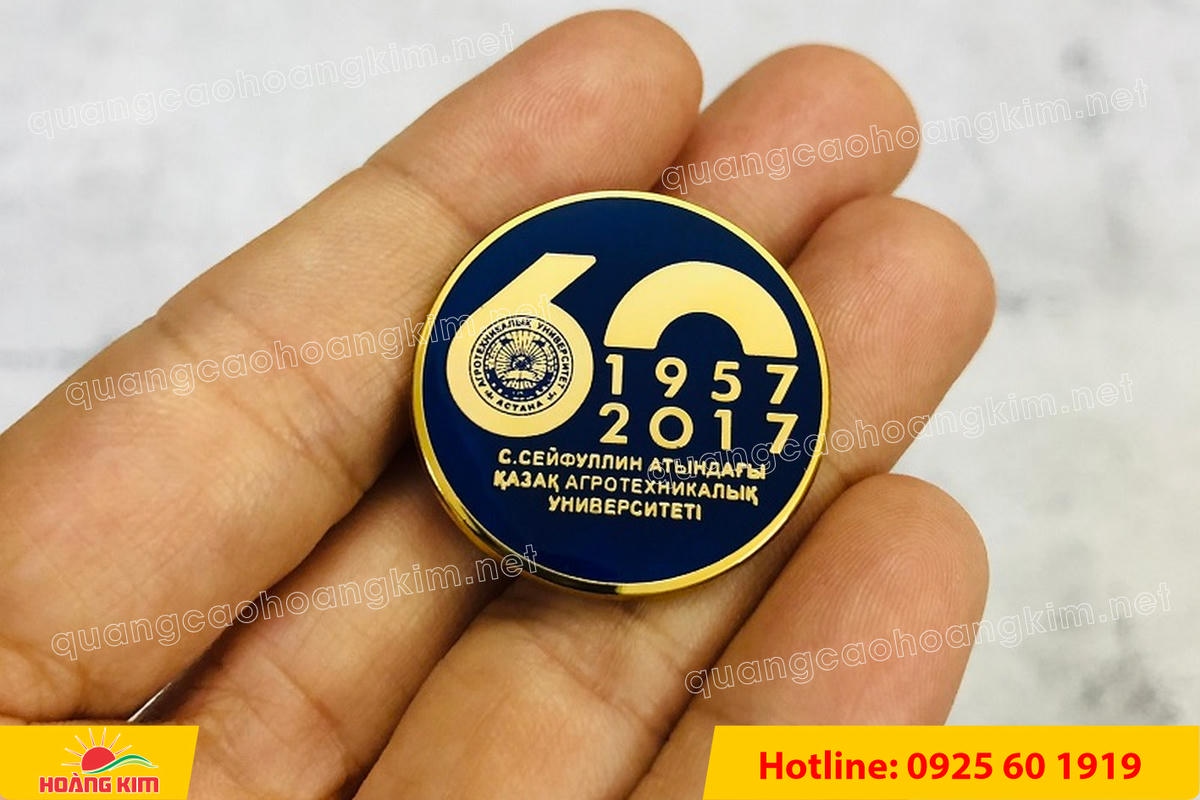 HUY HIỆU ĐỒNG CÀI ÁO CẮT BẾ THEO LOGO KHÔNG MẠ – GIÁ XƯỞNG, LÀM NHANH huy hieu dong cai ao cat be theo logo khong ma 99 - HUY HIỆU ĐỒNG CÀI ÁO CẮT BẾ THEO LOGO KHÔNG MẠ – GIÁ XƯỞNG, LÀM NHANH