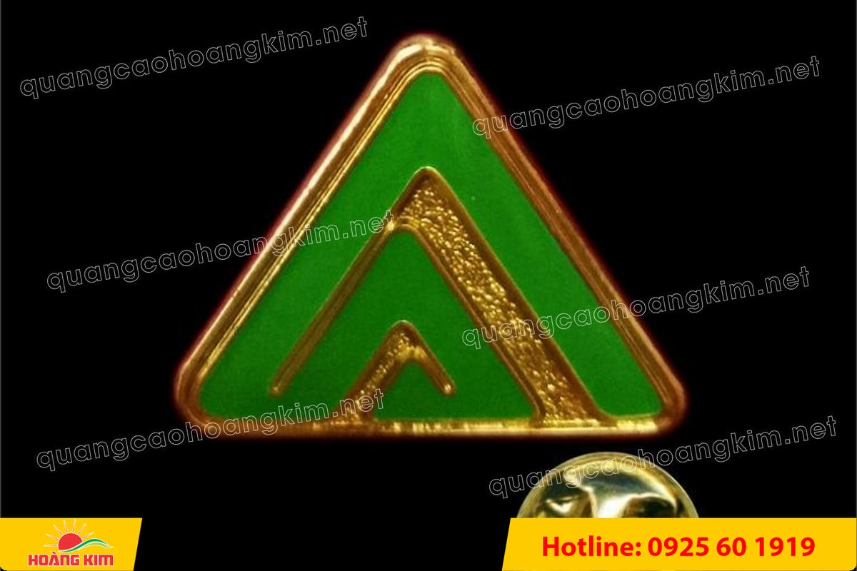 huy hieu ma vang 24k nen cat san do mau logo - HUY HIỆU MẠ V&Agrave;NG 24K NỀN C&Aacute;T SẦN ĐỔ M&Agrave;U LOGO &ndash; SANG TRỌNG ĐẲNG CẤP