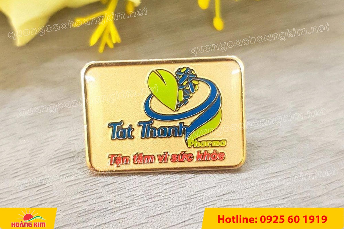 huy hieu ma vang 24k nen cat san do mau logo 33 - HUY HIỆU MẠ V&Agrave;NG 24K NỀN C&Aacute;T SẦN ĐỔ M&Agrave;U LOGO &ndash; SANG TRỌNG ĐẲNG CẤP