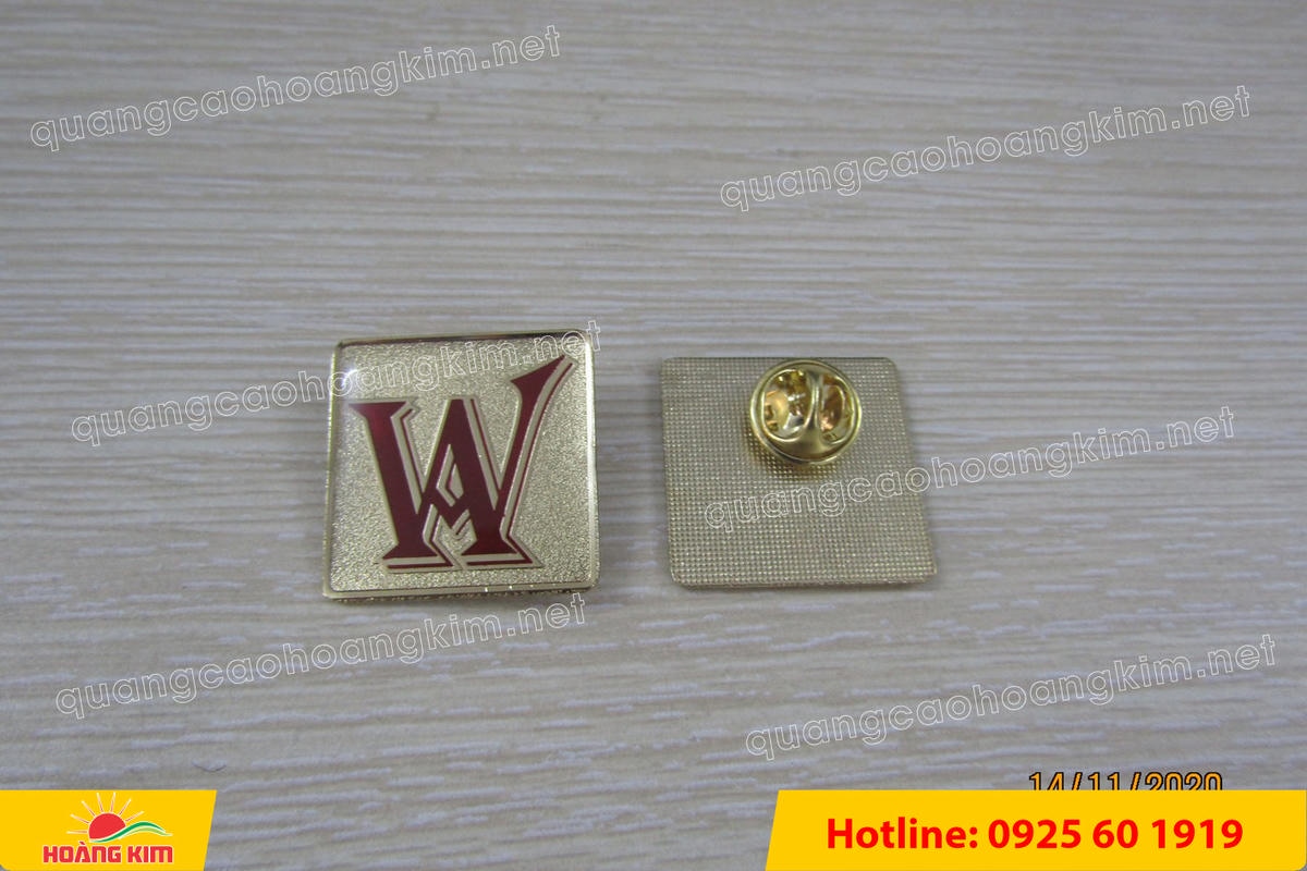 huy hieu ma vang 24k nen cat san do mau logo 41 - HUY HIỆU MẠ V&Agrave;NG 24K NỀN C&Aacute;T SẦN ĐỔ M&Agrave;U LOGO &ndash; SANG TRỌNG ĐẲNG CẤP