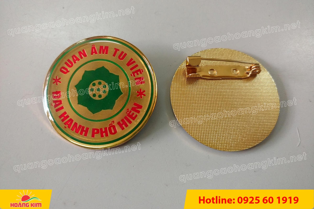 huy hieu ma vang 24k nen tron do mau logo 10 - HUY HIỆU MẠ V&Agrave;NG 24K NỀN TRƠN ĐỔ M&Agrave;U LOGO &ndash; TINH TẾ, SANG TRỌNG