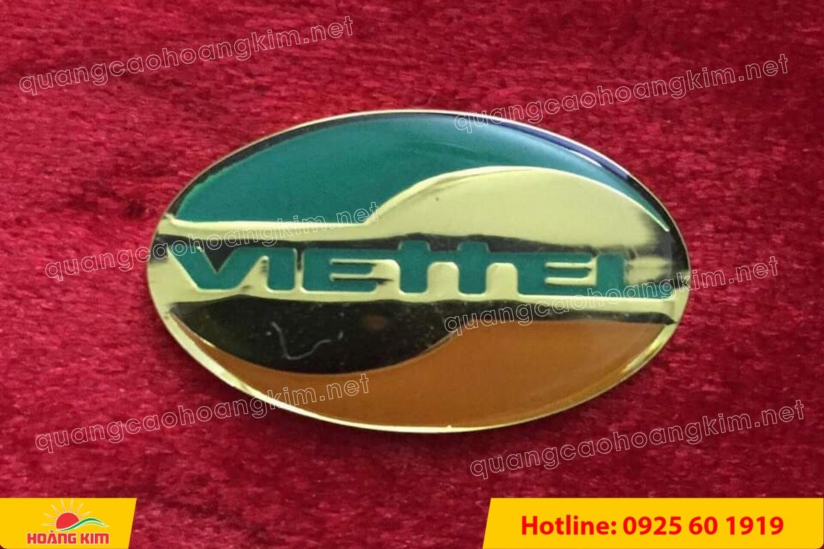 huy hieu ma vang 24k nen tron do mau logo 87 - HUY HIỆU MẠ V&Agrave;NG 24K NỀN TRƠN ĐỔ M&Agrave;U LOGO &ndash; TINH TẾ, SANG TRỌNG