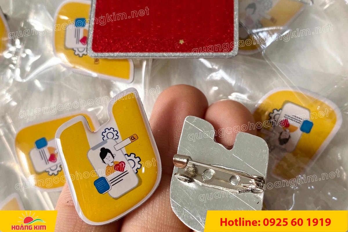 huy hieu nhom cat theo hinh logo 48 - HUY HIỆU NH&Ocirc;M CẮT THEO H&Igrave;NH LOGO &ndash; GI&Aacute; RẺ, NHẬN L&Agrave;M NHANH