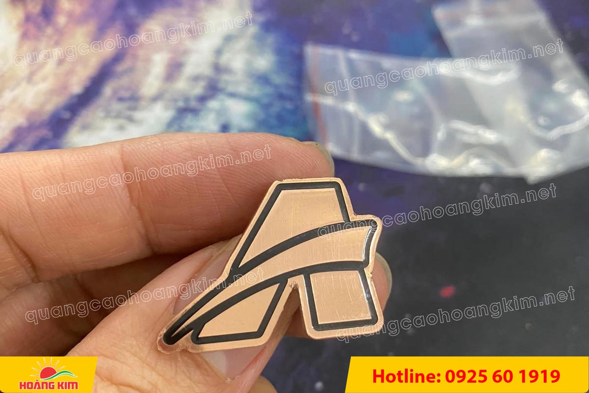 huy hieu nhom cat theo hinh logo 53 - HUY HIỆU NH&Ocirc;M CẮT THEO H&Igrave;NH LOGO &ndash; GI&Aacute; RẺ, NHẬN L&Agrave;M NHANH