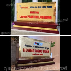 bia bien chuc danh mat dong 2mm 125x25cm de go tam cap co ma vang 24k 300x300 - Trang chủ