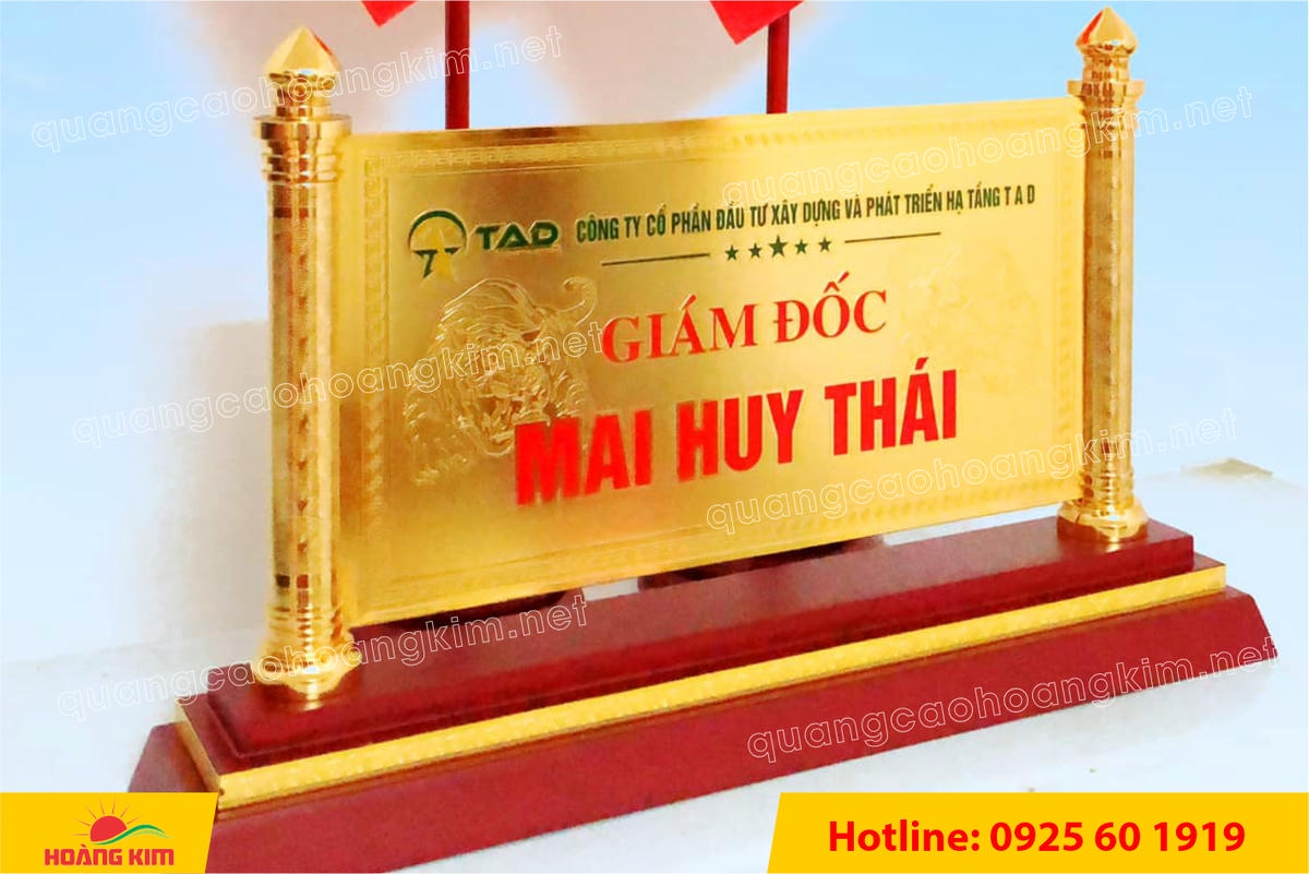 bien chuc danh mat dong 2 cot rong ma vang 24k gan de go dep 14 - BIỂN CHỨC DANH ĐỒNG GỖ CỘT RỒNG MẠ V&Agrave;NG 24K &ndash; BIỂU TƯỢNG QUYỀN LỰC & ĐẲNG CẤP L&Atilde;NH ĐẠO