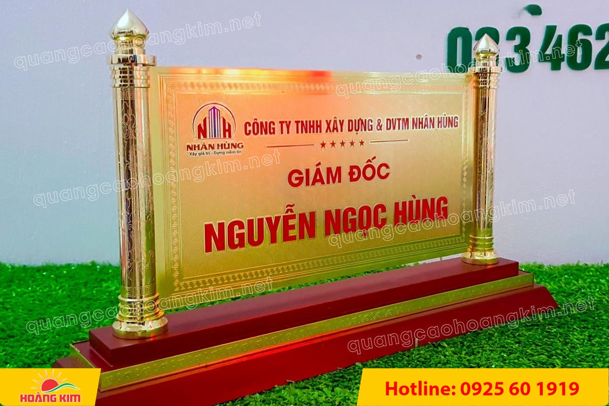 bien chuc danh mat dong 2 cot rong ma vang 24k gan de go dep 17 - BIỂN CHỨC DANH ĐỒNG GỖ CỘT RỒNG MẠ V&Agrave;NG 24K &ndash; BIỂU TƯỢNG QUYỀN LỰC & ĐẲNG CẤP L&Atilde;NH ĐẠO