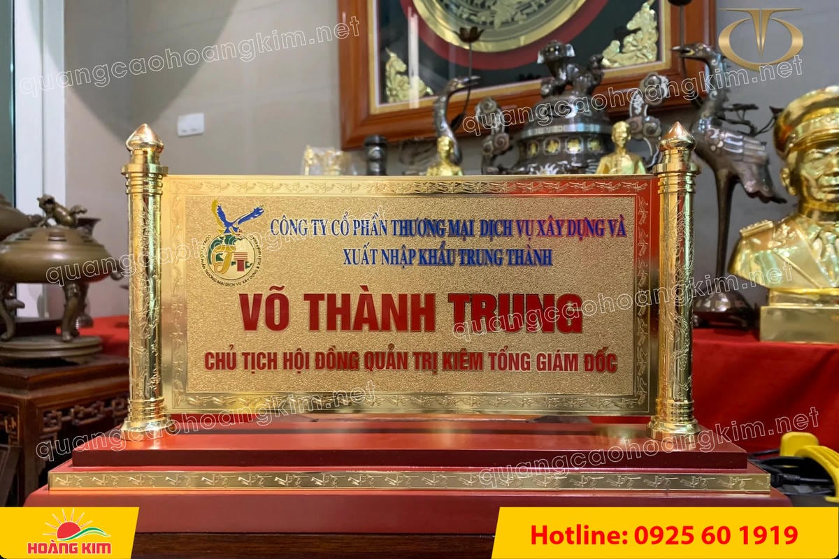 bien chuc danh mat dong 2 cot rong ma vang 24k gan de go dep 31 - BIỂN CHỨC DANH ĐỒNG GỖ CỘT RỒNG MẠ V&Agrave;NG 24K &ndash; BIỂU TƯỢNG QUYỀN LỰC & ĐẲNG CẤP L&Atilde;NH ĐẠO