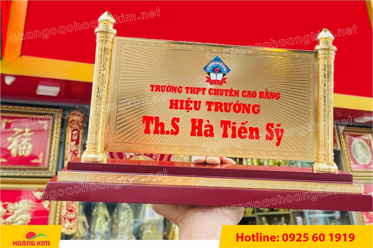bien chuc danh mat dong 2 cot rong ma vang 24k gan de go dep 38 - BIỂN CHỨC DANH ĐỒNG GỖ CỘT RỒNG MẠ V&Agrave;NG 24K &ndash; BIỂU TƯỢNG QUYỀN LỰC & ĐẲNG CẤP L&Atilde;NH ĐẠO