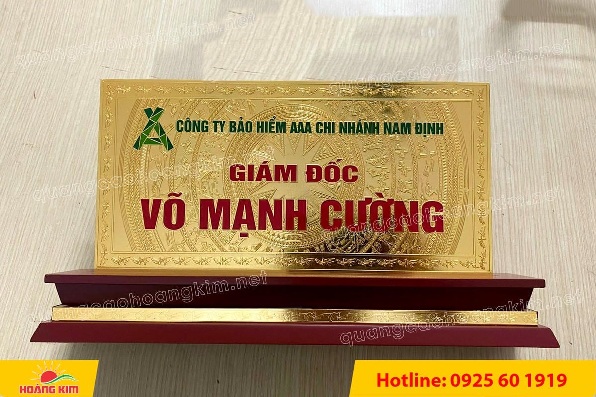 bien chuc danh mat dong 2mm 125x25cm de go tam cap co ma vang 24k 6 - BIỂN CHỨC DANH, BẢNG T&Ecirc;N ĐỂ B&Agrave;N CỰC ĐẸP, SANG, RẺ