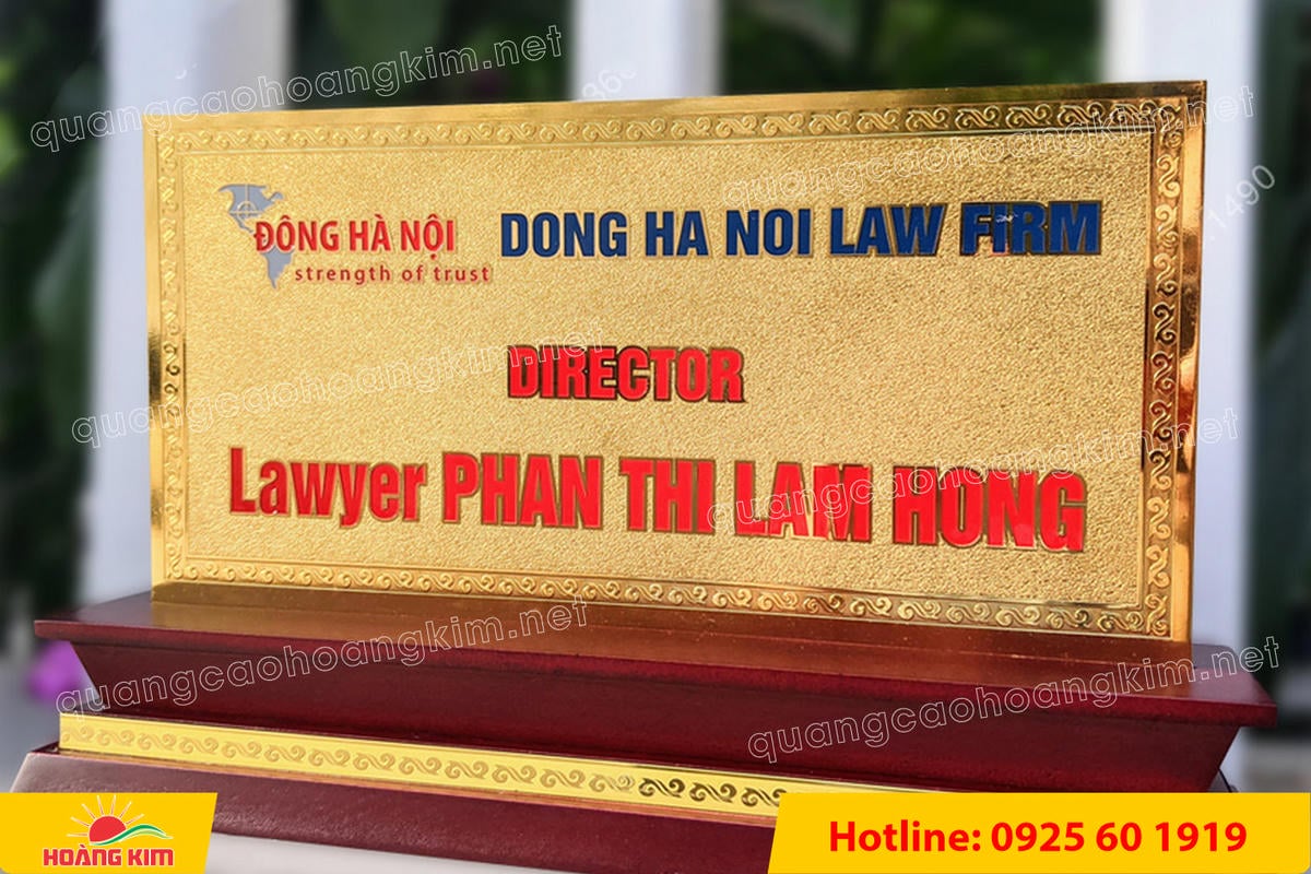bien chuc danh mat dong 2mm 125x25cm de go tam cap co ma vang 24k 7 - BIỂN CHỨC DANH, BẢNG T&Ecirc;N ĐỂ B&Agrave;N CỰC ĐẸP, SANG, RẺ