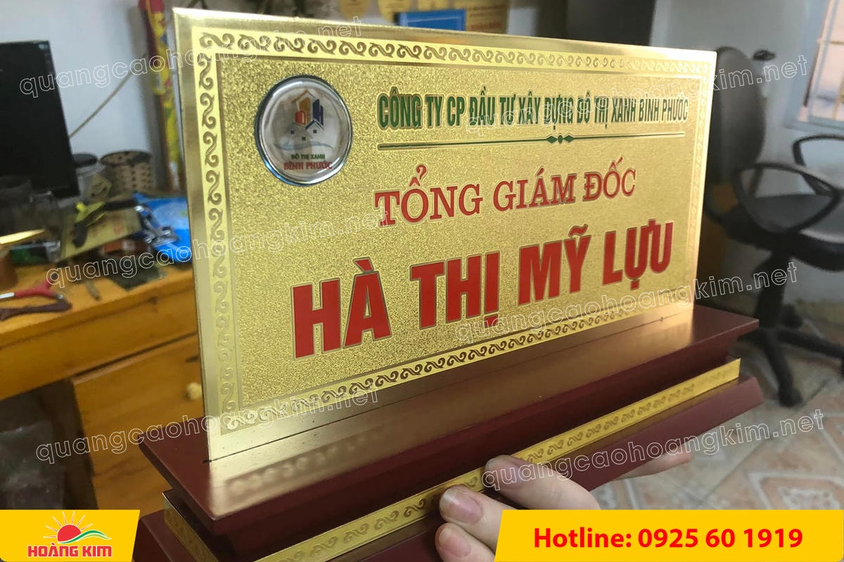 bien chuc danh mat dong 2mm de go tam cap khong ma vang dep 10 - BIỂN CHỨC DANH MẶT ĐỒNG 2MM, ĐẾ GỖ CAO CẤP, 12,5X25,5CM KH&Ocirc;NG MẠ V&Agrave;NG