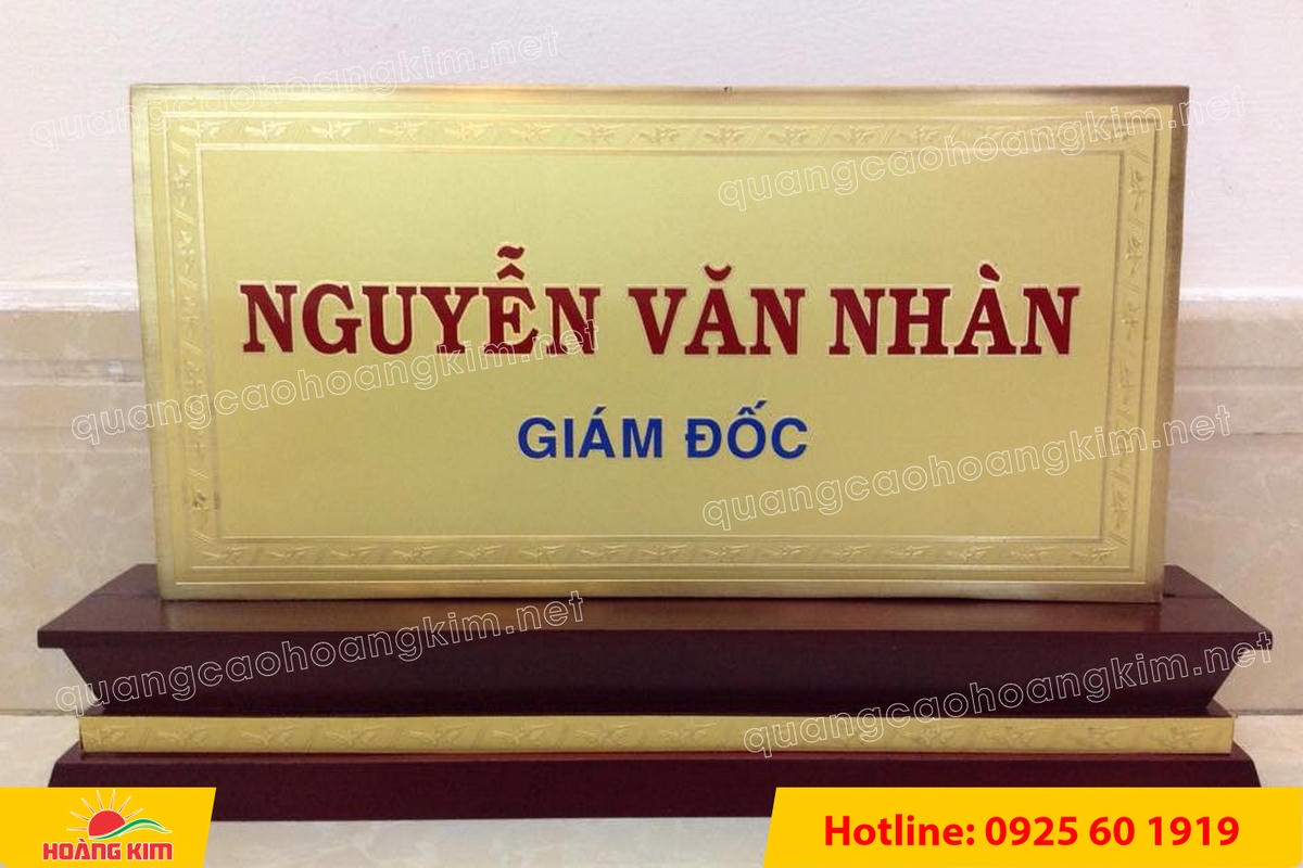 bien chuc danh mat dong 2mm de go tam cap khong ma vang dep 2 - BIỂN CHỨC DANH MẶT ĐỒNG 2MM, ĐẾ GỖ CAO CẤP, 12,5X25,5CM KH&Ocirc;NG MẠ V&Agrave;NG