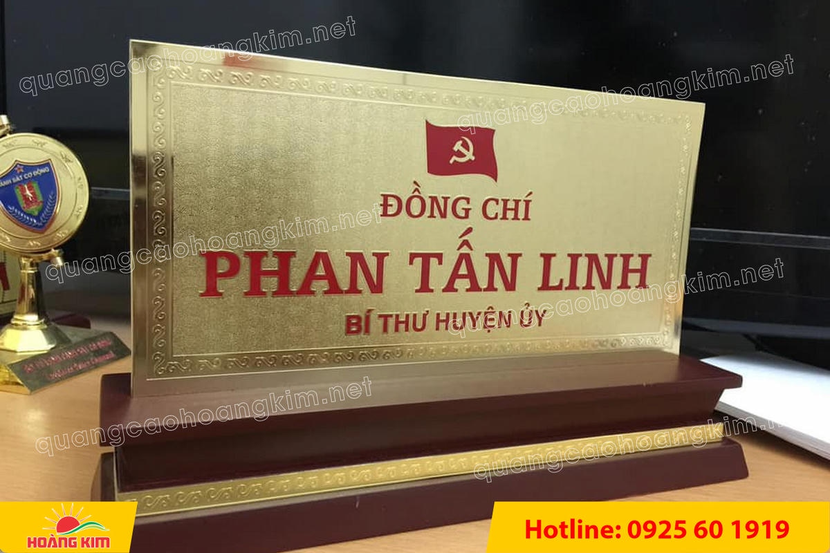 bien chuc danh mat dong 2mm de go tam cap khong ma vang dep 21 - BIỂN CHỨC DANH MẶT ĐỒNG 2MM, ĐẾ GỖ CAO CẤP, 12,5X25,5CM KH&Ocirc;NG MẠ V&Agrave;NG