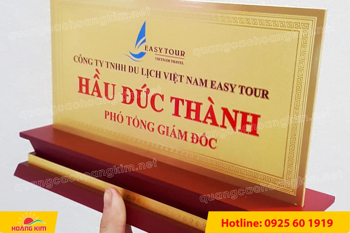 bien chuc danh mat dong 2mm de go tam cap khong ma vang dep 23 - BIỂN CHỨC DANH MẶT ĐỒNG 2MM, ĐẾ GỖ CAO CẤP, 12,5X25,5CM KH&Ocirc;NG MẠ V&Agrave;NG