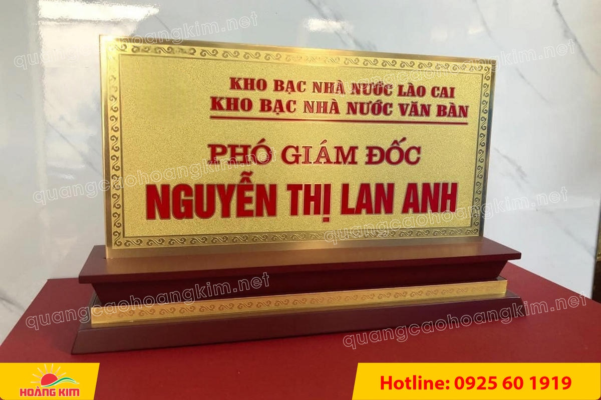 bien chuc danh mat dong 2mm de go tam cap khong ma vang dep 34 - BIỂN CHỨC DANH MẶT ĐỒNG 2MM, ĐẾ GỖ CAO CẤP, 12,5X25,5CM KH&Ocirc;NG MẠ V&Agrave;NG