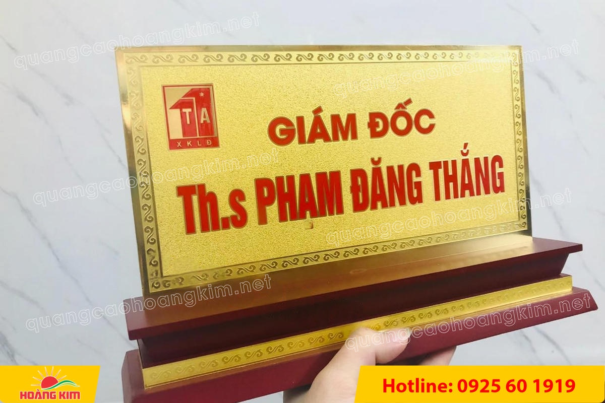 bien chuc danh mat dong 2mm de go tam cap khong ma vang dep 42 - BIỂN CHỨC DANH MẶT ĐỒNG 2MM, ĐẾ GỖ CAO CẤP, 12,5X25,5CM KH&Ocirc;NG MẠ V&Agrave;NG
