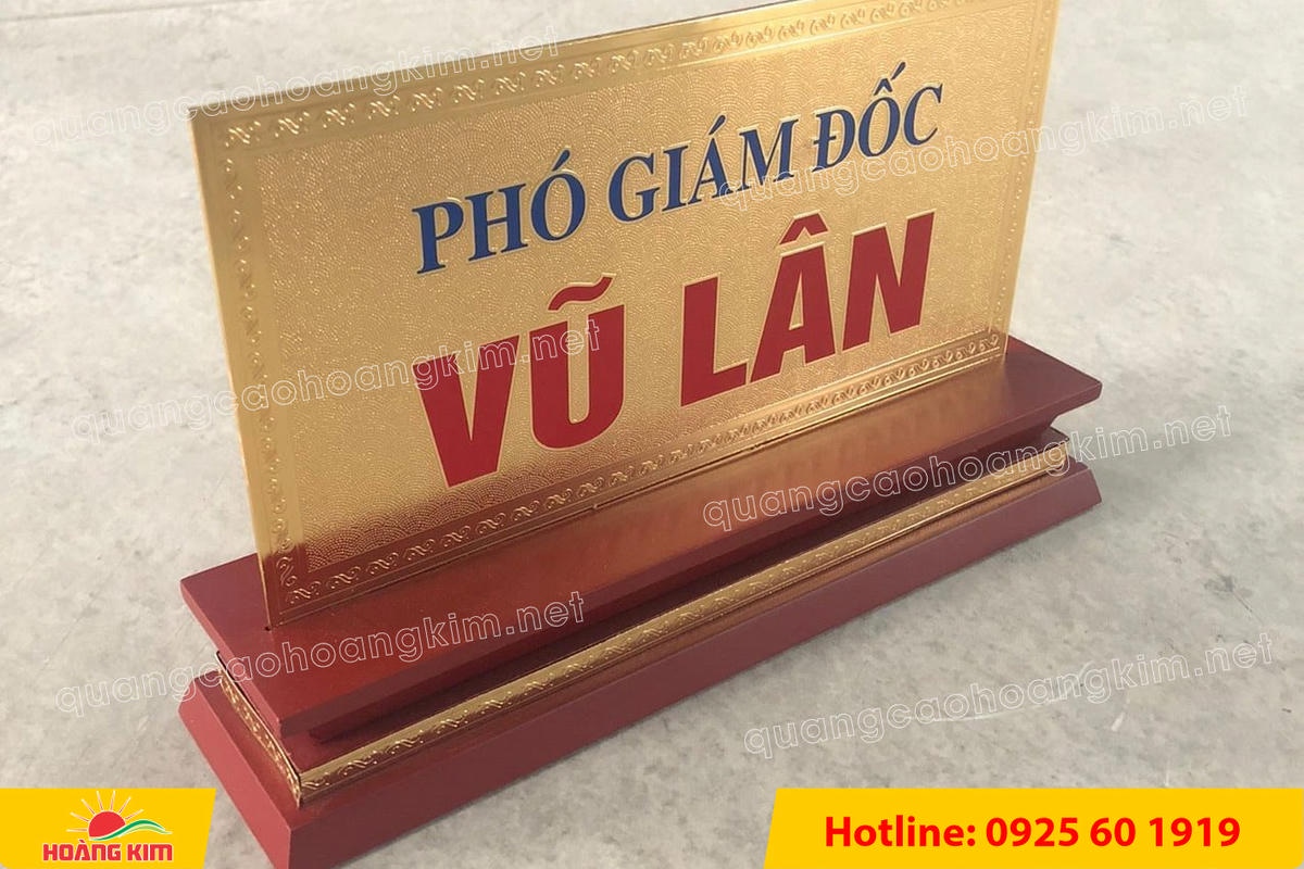 bien chuc danh mat dong 2mm de go tam cap khong ma vang dep 5 - BIỂN CHỨC DANH MẶT ĐỒNG 2MM, ĐẾ GỖ CAO CẤP, 12,5X25,5CM KH&Ocirc;NG MẠ V&Agrave;NG