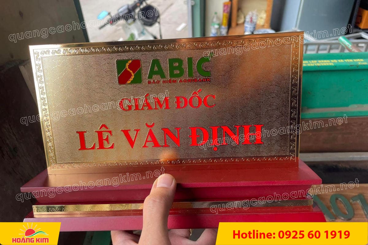 bien chuc danh mat dong 2mm de go tam cap khong ma vang dep 73 - BIỂN CHỨC DANH MẶT ĐỒNG 2MM, ĐẾ GỖ CAO CẤP, 12,5X25,5CM KH&Ocirc;NG MẠ V&Agrave;NG