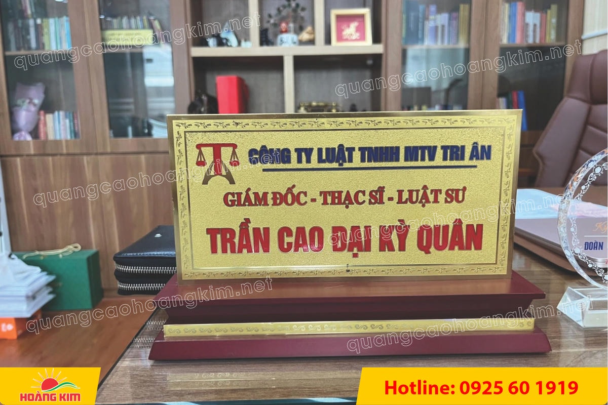 bien chuc danh mat dong 2mm de go tam cap khong ma vang dep 94 - BIỂN CHỨC DANH MẶT ĐỒNG 2MM, ĐẾ GỖ CAO CẤP, 12,5X25,5CM KH&Ocirc;NG MẠ V&Agrave;NG