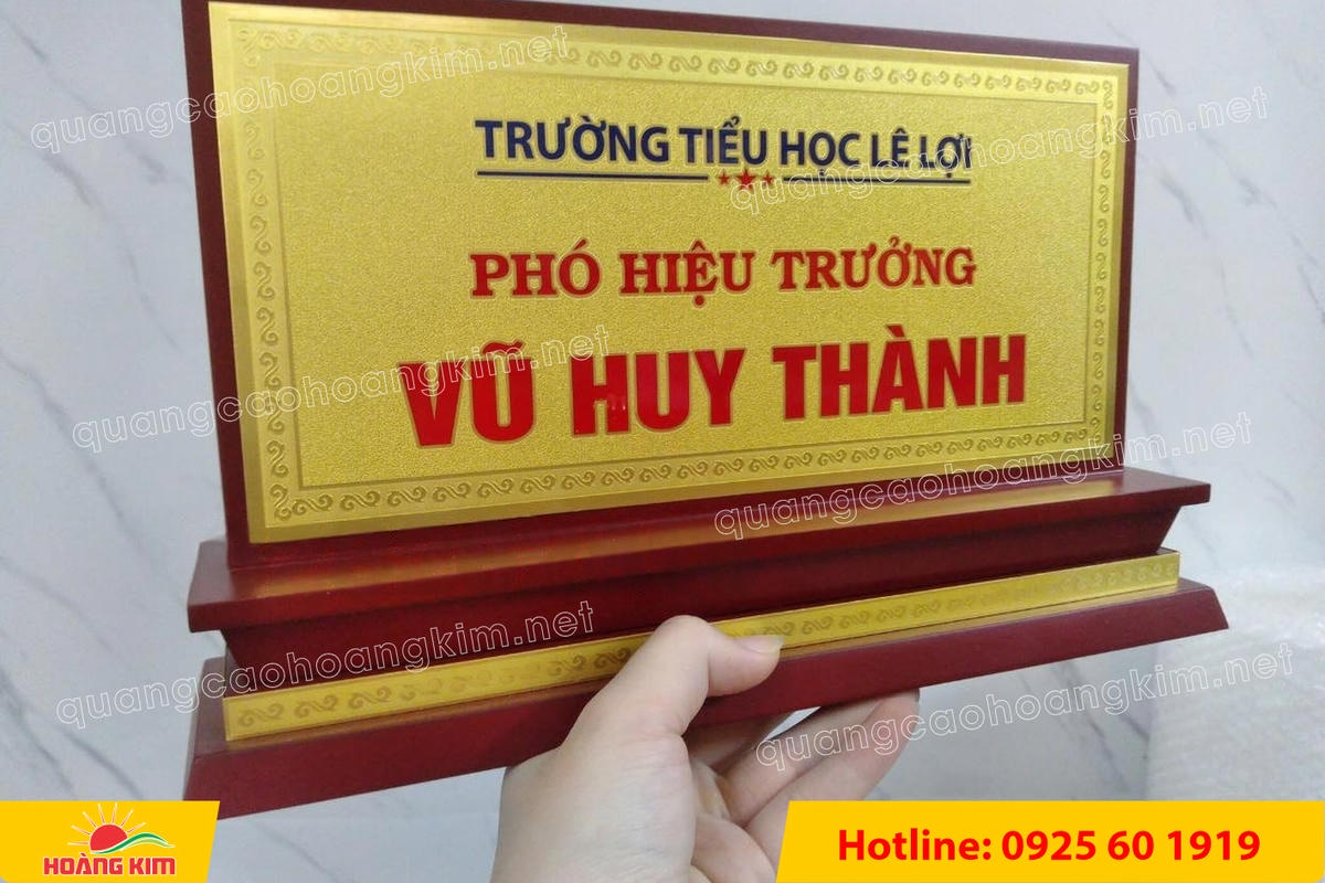 bien chuc danh mat dong de go tam cap dep 101 - BIỂN CHỨC DANH MẶT ĐỒNG ĐẾ GỖ TAM CẤP &ndash; D&Ograve;NG CAO CẤP CHO L&Atilde;NH ĐẠO