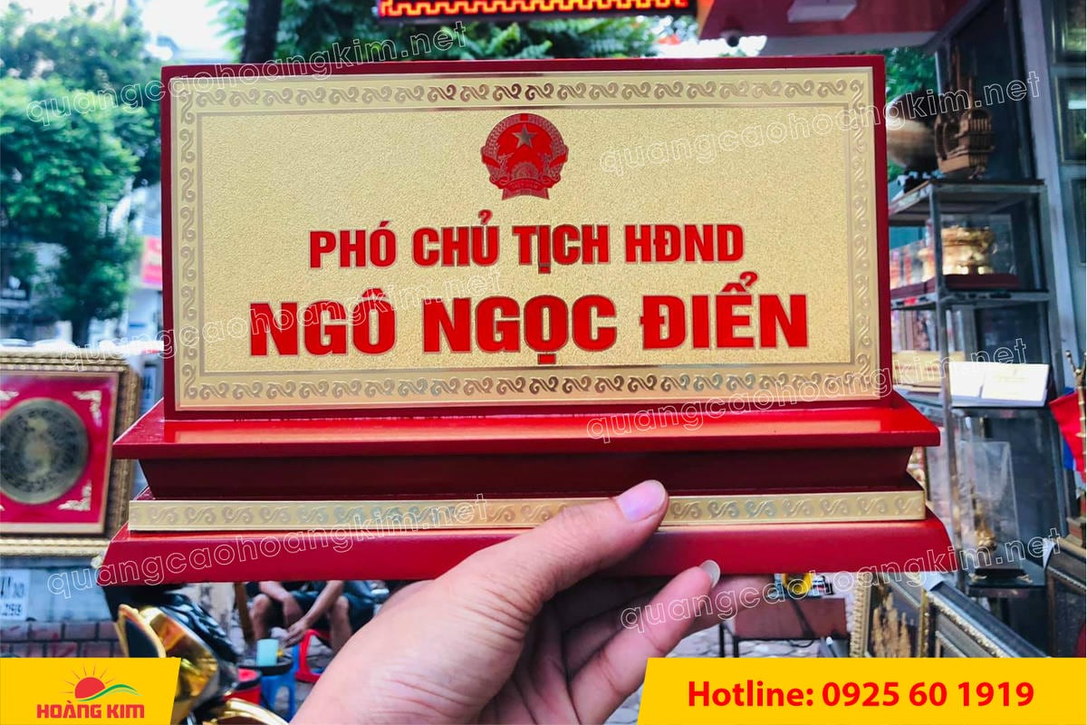 bien chuc danh mat dong de go tam cap dep 11 - BIỂN CHỨC DANH MẶT ĐỒNG ĐẾ GỖ TAM CẤP &ndash; D&Ograve;NG CAO CẤP CHO L&Atilde;NH ĐẠO