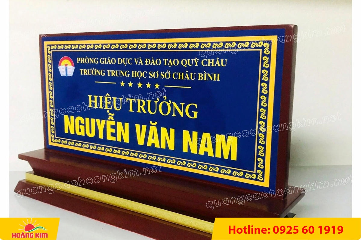bien chuc danh mat dong de go tam cap dep 123 - BIỂN CHỨC DANH MẶT ĐỒNG ĐẾ GỖ TAM CẤP &ndash; D&Ograve;NG CAO CẤP CHO L&Atilde;NH ĐẠO