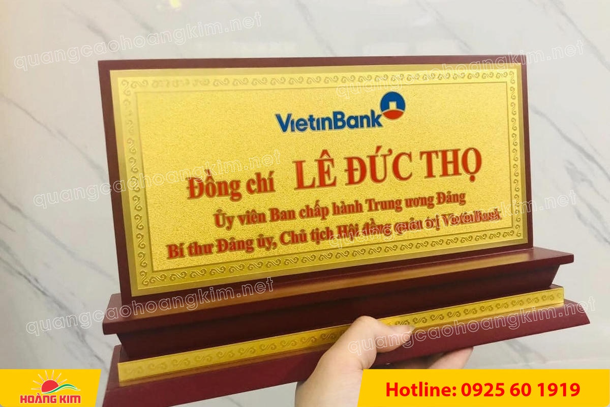 bien chuc danh mat dong de go tam cap dep 127 - BIỂN CHỨC DANH MẶT ĐỒNG ĐẾ GỖ TAM CẤP &ndash; D&Ograve;NG CAO CẤP CHO L&Atilde;NH ĐẠO