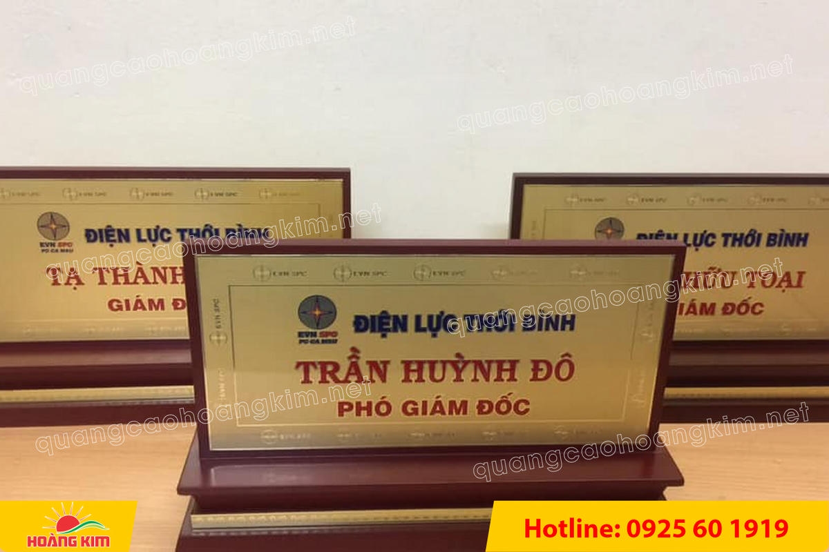 bien chuc danh mat dong de go tam cap dep 14 - BIỂN CHỨC DANH MẶT ĐỒNG ĐẾ GỖ TAM CẤP &ndash; D&Ograve;NG CAO CẤP CHO L&Atilde;NH ĐẠO
