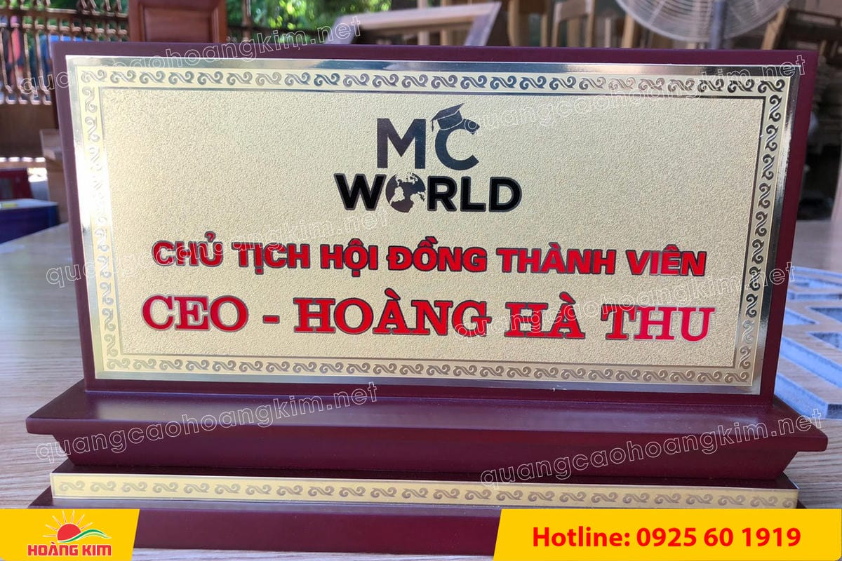 bien chuc danh mat dong de go tam cap dep 142 - BIỂN CHỨC DANH MẶT ĐỒNG ĐẾ GỖ TAM CẤP &ndash; D&Ograve;NG CAO CẤP CHO L&Atilde;NH ĐẠO