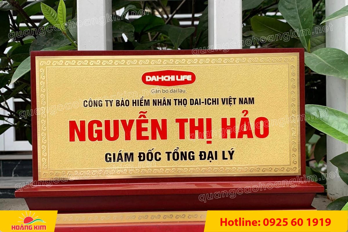 bien chuc danh mat dong de go tam cap dep 148 - BIỂN CHỨC DANH MẶT ĐỒNG ĐẾ GỖ TAM CẤP &ndash; D&Ograve;NG CAO CẤP CHO L&Atilde;NH ĐẠO