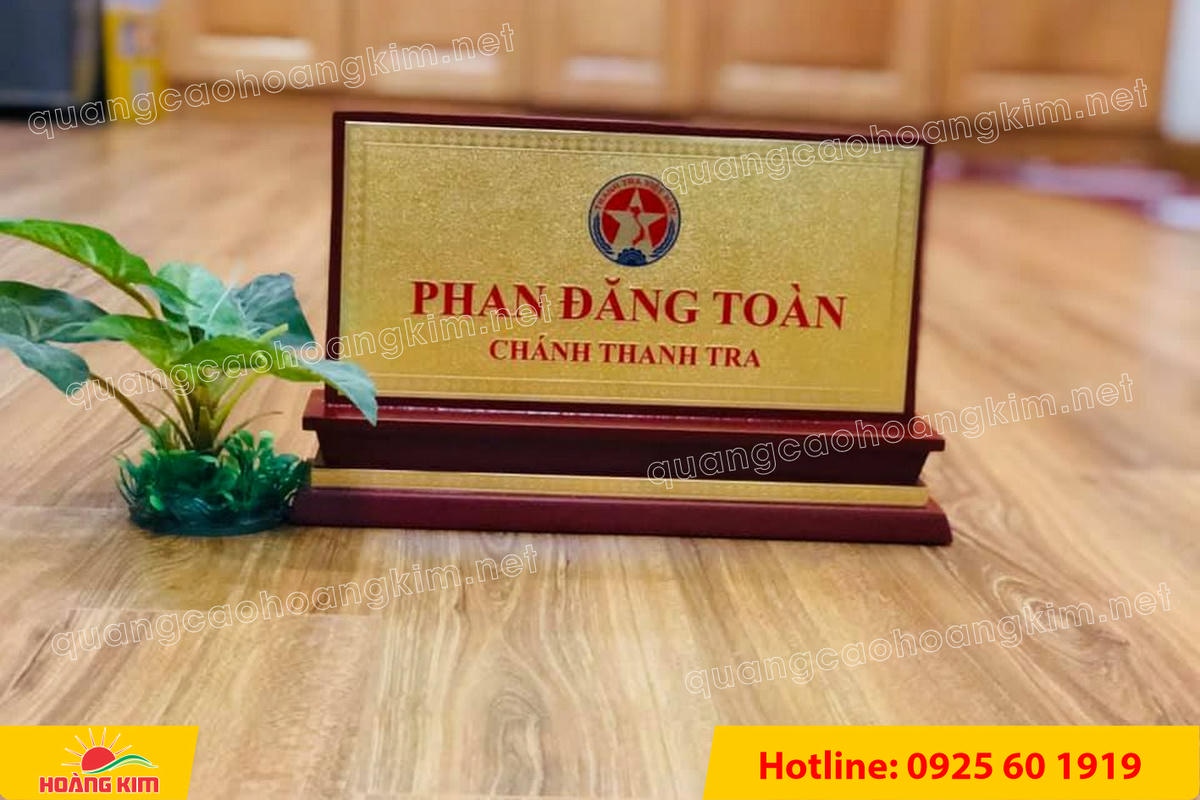 bien chuc danh mat dong de go tam cap dep 15 - BIỂN CHỨC DANH MẶT ĐỒNG ĐẾ GỖ TAM CẤP &ndash; D&Ograve;NG CAO CẤP CHO L&Atilde;NH ĐẠO