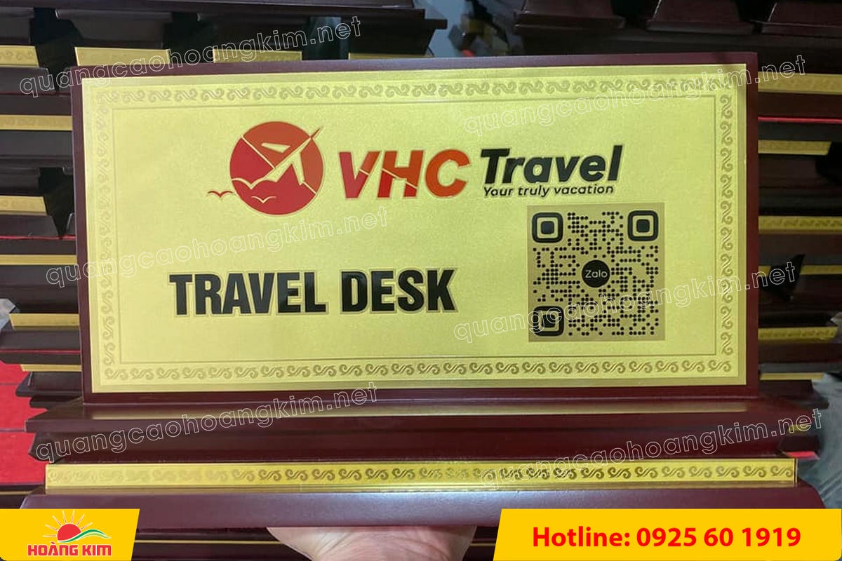 bien chuc danh mat dong de go tam cap dep 173 - BIỂN CHỨC DANH MẶT ĐỒNG ĐẾ GỖ TAM CẤP &ndash; D&Ograve;NG CAO CẤP CHO L&Atilde;NH ĐẠO