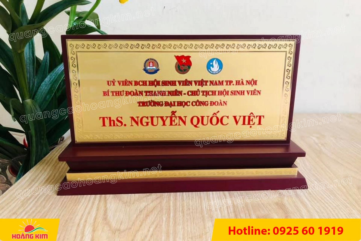 bien chuc danh mat dong de go tam cap dep 19 - BIỂN CHỨC DANH MẶT ĐỒNG ĐẾ GỖ TAM CẤP &ndash; D&Ograve;NG CAO CẤP CHO L&Atilde;NH ĐẠO