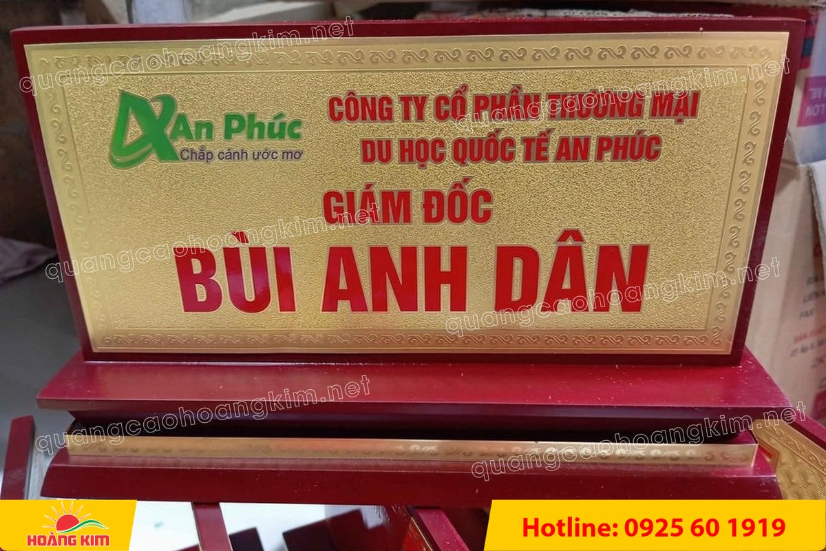 bien chuc danh mat dong de go tam cap dep 200 - BIỂN CHỨC DANH MẶT ĐỒNG ĐẾ GỖ TAM CẤP &ndash; D&Ograve;NG CAO CẤP CHO L&Atilde;NH ĐẠO