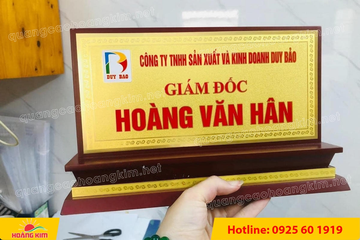 bien chuc danh mat dong de go tam cap dep 206 - BIỂN CHỨC DANH MẶT ĐỒNG ĐẾ GỖ TAM CẤP &ndash; D&Ograve;NG CAO CẤP CHO L&Atilde;NH ĐẠO