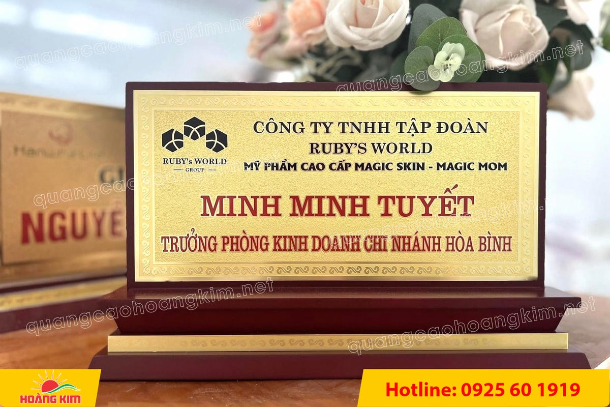 bien chuc danh mat dong de go tam cap dep 228 - BIỂN CHỨC DANH MẶT ĐỒNG ĐẾ GỖ TAM CẤP &ndash; D&Ograve;NG CAO CẤP CHO L&Atilde;NH ĐẠO