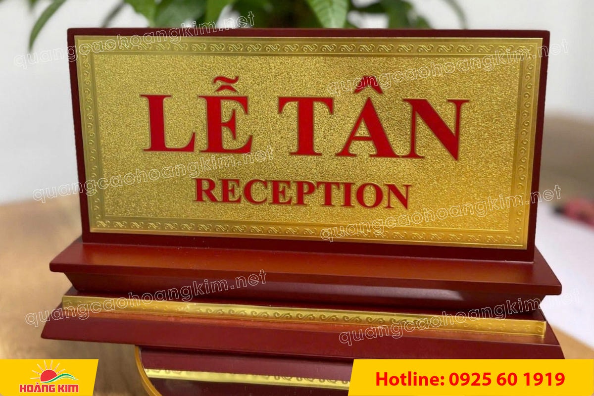 bien chuc danh mat dong de go tam cap dep 232 - BIỂN CHỨC DANH MẶT ĐỒNG ĐẾ GỖ TAM CẤP &ndash; D&Ograve;NG CAO CẤP CHO L&Atilde;NH ĐẠO