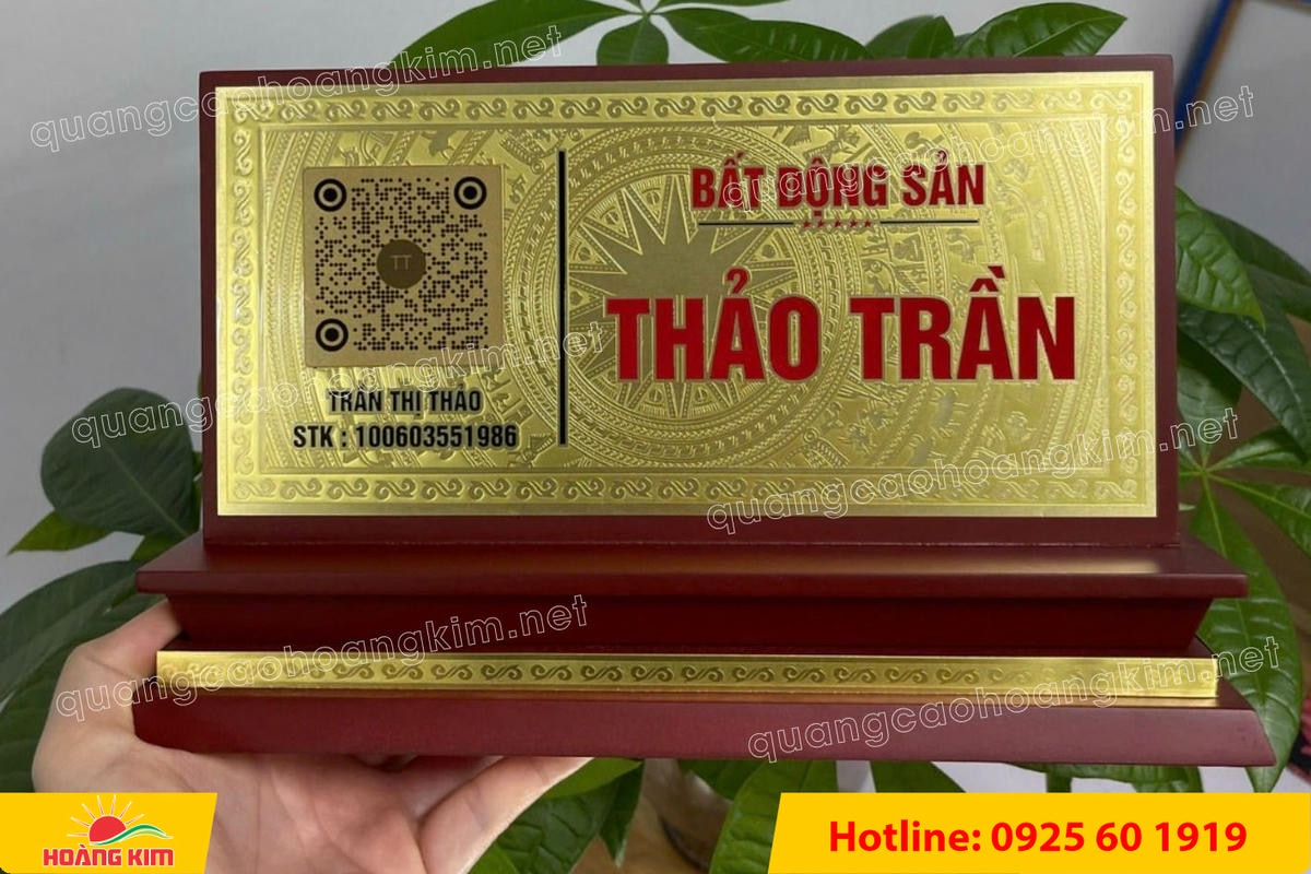 bien chuc danh mat dong de go tam cap dep 234 - BIỂN CHỨC DANH MẶT ĐỒNG ĐẾ GỖ TAM CẤP &ndash; D&Ograve;NG CAO CẤP CHO L&Atilde;NH ĐẠO