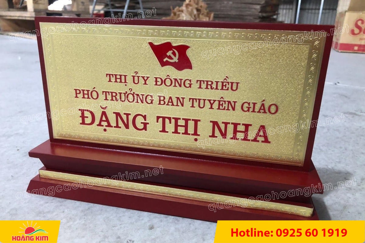 bien chuc danh mat dong de go tam cap dep 26 - BIỂN CHỨC DANH MẶT ĐỒNG ĐẾ GỖ TAM CẤP &ndash; D&Ograve;NG CAO CẤP CHO L&Atilde;NH ĐẠO