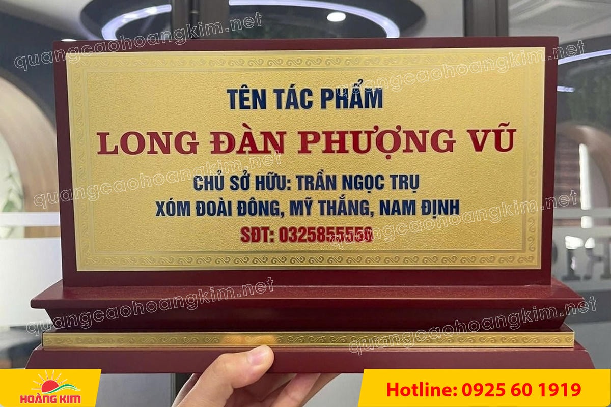 bien chuc danh mat dong de go tam cap dep 272 - BIỂN CHỨC DANH MẶT ĐỒNG ĐẾ GỖ TAM CẤP &ndash; D&Ograve;NG CAO CẤP CHO L&Atilde;NH ĐẠO
