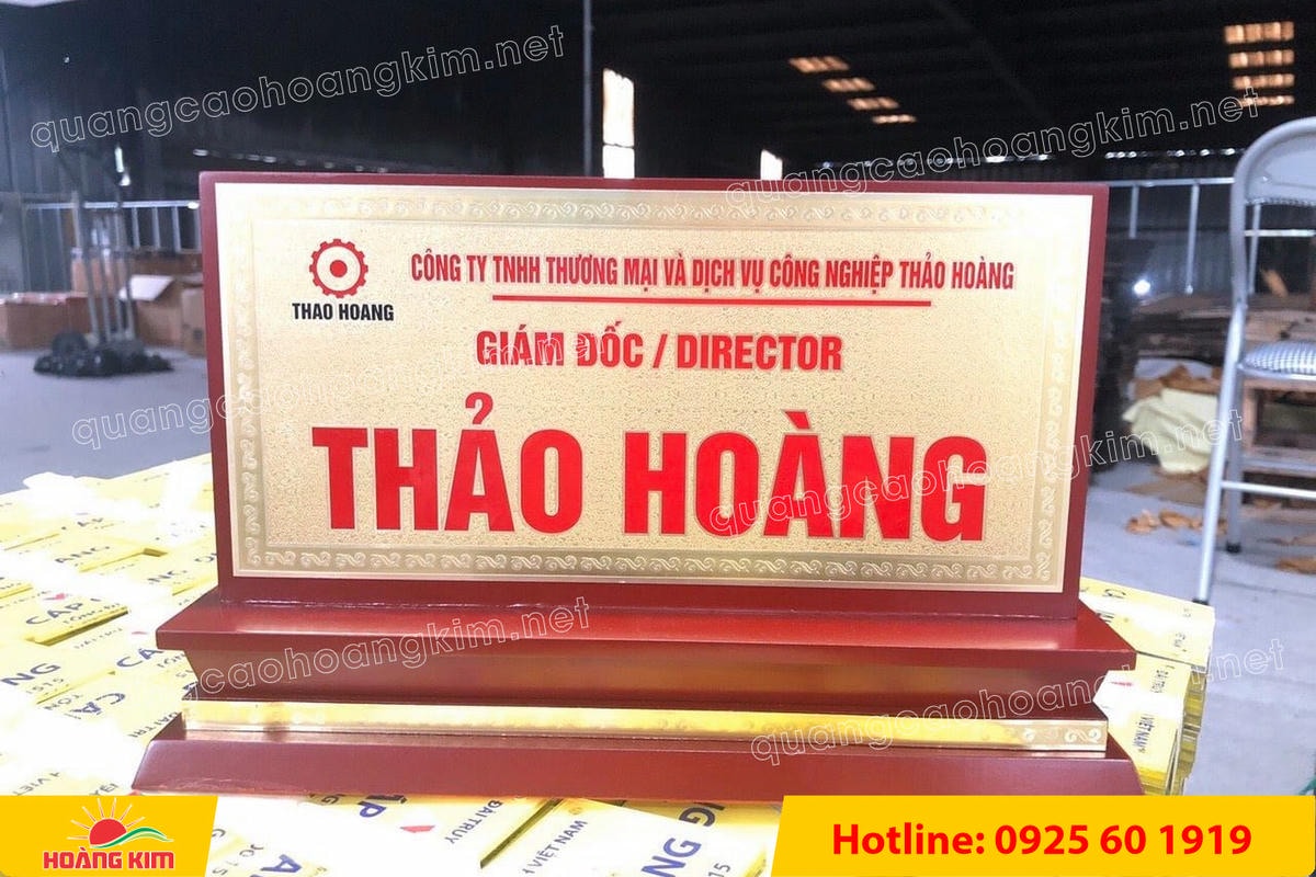 bien chuc danh mat dong de go tam cap dep 29 - BIỂN CHỨC DANH MẶT ĐỒNG ĐẾ GỖ TAM CẤP &ndash; D&Ograve;NG CAO CẤP CHO L&Atilde;NH ĐẠO
