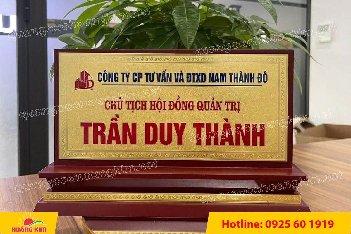 bien chuc danh mat dong de go tam cap dep 294 - BIỂN CHỨC DANH MẶT ĐỒNG ĐẾ GỖ TAM CẤP &ndash; D&Ograve;NG CAO CẤP CHO L&Atilde;NH ĐẠO