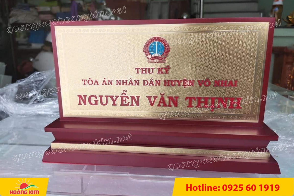 bien chuc danh mat dong de go tam cap dep 31 - BIỂN CHỨC DANH MẶT ĐỒNG ĐẾ GỖ TAM CẤP &ndash; D&Ograve;NG CAO CẤP CHO L&Atilde;NH ĐẠO