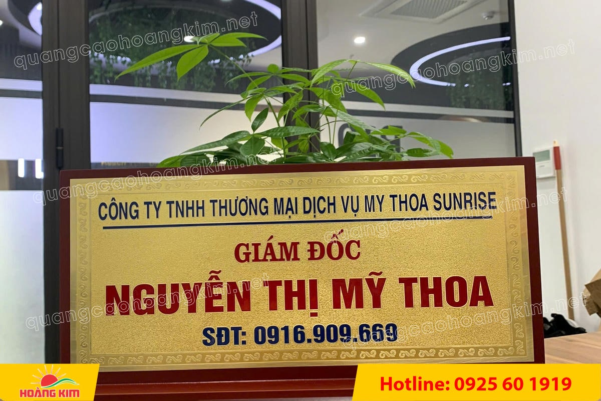 bien chuc danh mat dong de go tam cap dep 322 - BIỂN CHỨC DANH MẶT ĐỒNG ĐẾ GỖ TAM CẤP &ndash; D&Ograve;NG CAO CẤP CHO L&Atilde;NH ĐẠO
